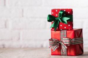 wrapped-presents-on-white-background_1220-1767