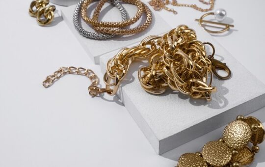 ไขข้อข้องใจ-สร้อยข้อมือทอง-ควรหนักกี่สตางค์ถึงคุ้มค่า